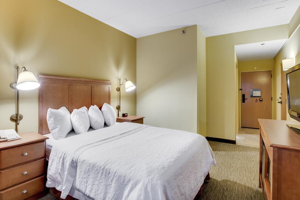 Отель Wingate By Wyndham Cranberry Крэнберри-Тауншип Экстерьер фото